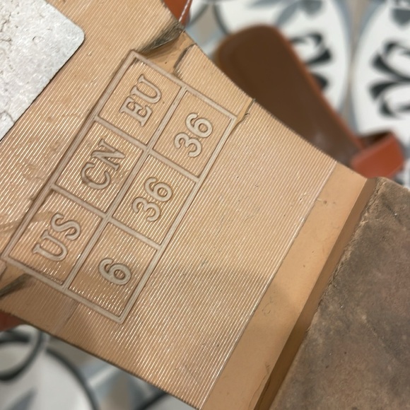 Oran style Brown Leather Slide Sandals size 6 - Picture 3 of 6